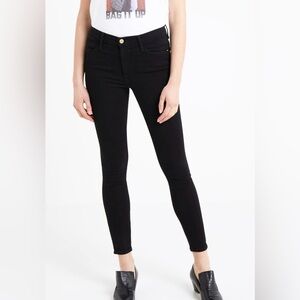 FRAME “Le Skinny de Jeanne” in Film Noir Color, size: 29